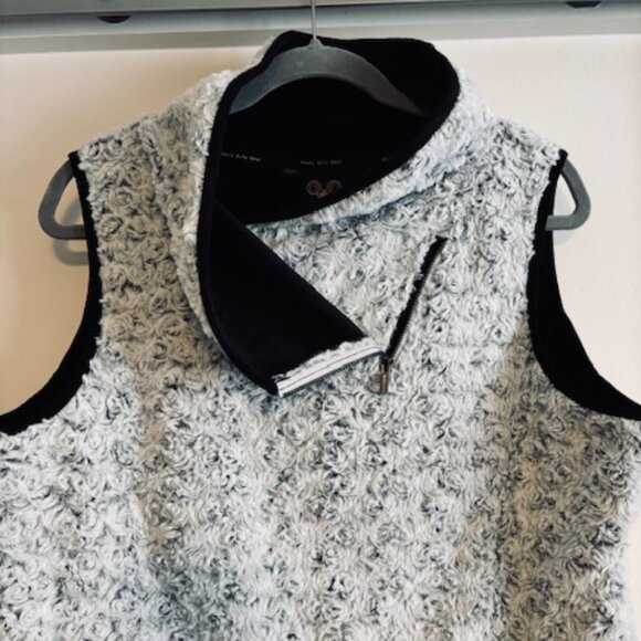 Wooly Bully Wear Pullover Vest size Large - Picture 2 of 4